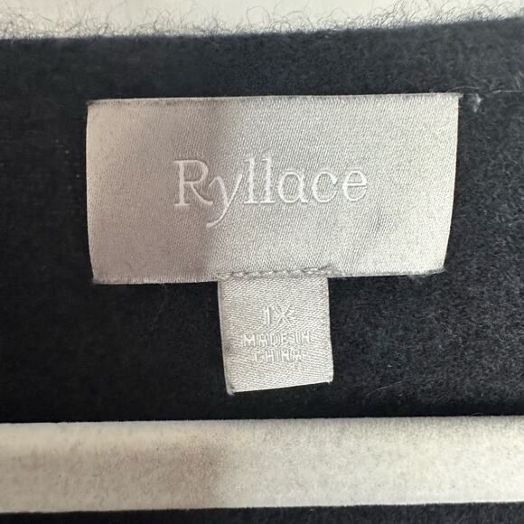 Ryllace Black Cashmere Sweater V-neck plus 1x - Picture 3 of 6